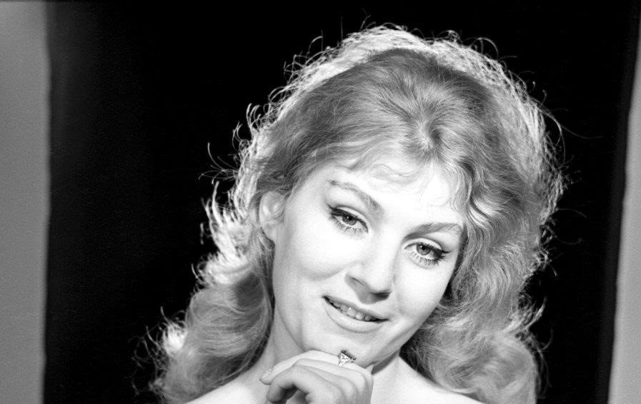 MUSICA: TARGA A SANREMO PER LA CANTANTE POLACCA ANNA GERMAN NEL 55° ANNIVERSARIO DELLA SUA PARTECIPAZIONE AL FESTIVAL NEL 1967 MUSICA: TARGA A SANREMO PER LA CANTANTE POLACCA ANNA GERMAN NEL 55° ANNIVERSARIO DELLA SUA PARTECIPAZIONE AL FESTIVAL NEL 1967