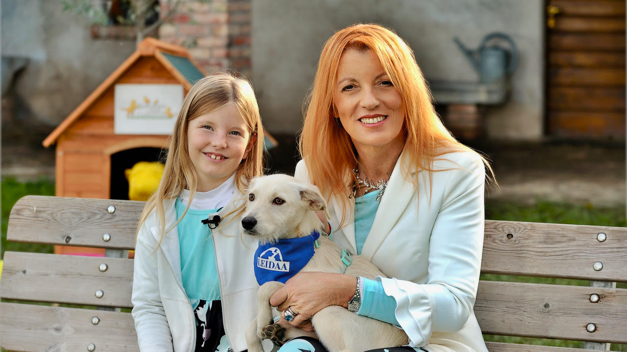 TV, a dalla parte degli animali, con l’On. Michela Vittoria Brambilla e con la piccola Stella, i cani-guida dei Lions, l’airone Icaro e le cucce d’artista
