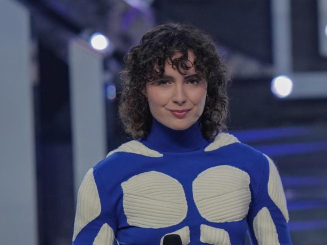 Caso vaccini, Amadeus: “A oggi Madame è ancora in gara a Sanremo 2023”