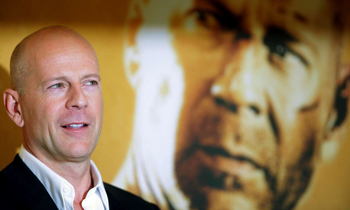 Bruce Willis e l’afasia, le condizioni peggiorano: “Non parla e non capisce”