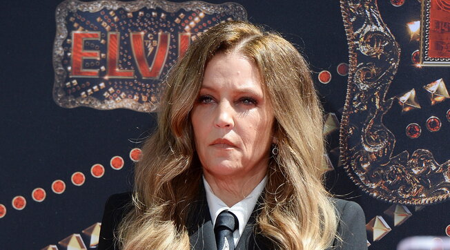 Graceland piange Lisa Marie Presley, per lei un posto accanto al figlio Benjamin e al padre Elvis