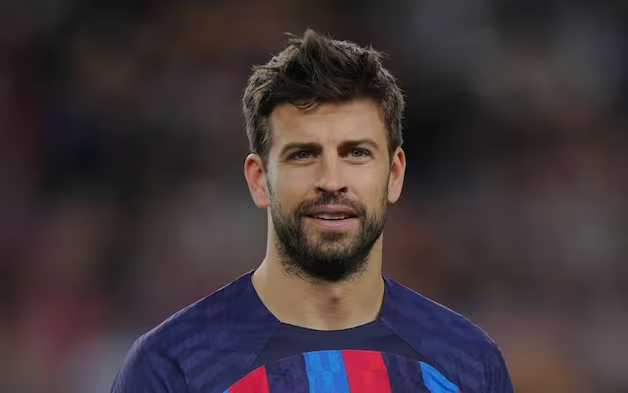 Piqué, dopo Shakira il calciatore avrebbe tradito Clara Chia Martì con la sua avvocata