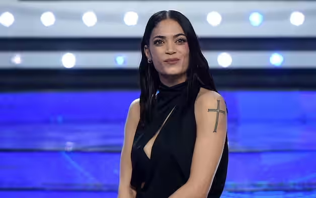 Elodie racconta un po’ della sua vita in Sento ancora la vertigine
