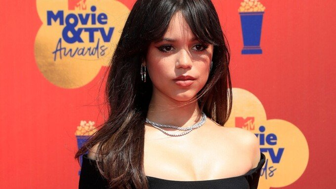 Jenna Ortega definisce l’horror come un genere “terapeutico”