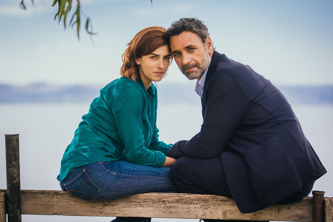 Raoul Bova torna con “Buongiorno, mamma!”: “Io e Chiara Giannetta, coppia tra amore e mistery”