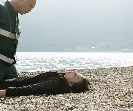 Io sono l’abisso in prima tv su Sky. La recensione del thriller di Donato Carrisi