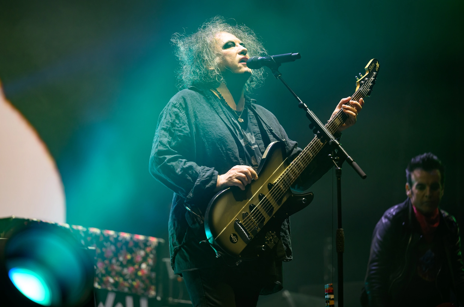 Robert Smith dei The Cure contro il rincaro dei biglietti, Ticketmaster rimborserà i fan Robert Smith dei The Cure contro il rincaro dei biglietti, Ticketmaster rimborserà i fan