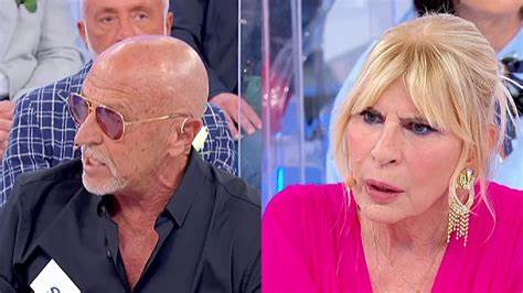 “Uomini e Donne”, Silvio respinge Gemma e la fa piangere: “Basta, mi hai rotto le…”