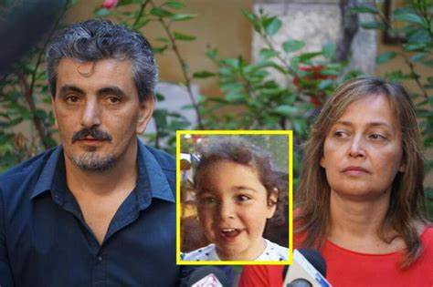 Angela Celentano, Silvia Toffanin ospita i genitori della bimba scomparsa e si commuove Angela Celentano, Silvia Toffanin ospita i genitori della bimba scomparsa e si commuove