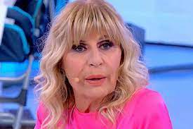 “Uomini e Donne”, Gemma vuole strappare tutti i capelli a Paola “Uomini e Donne”, Gemma vuole strappare tutti i capelli a Paola