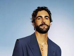 Marco Mengoni lancia il nuovo album “Prisma”, chiusa la trilogia di “Materia”