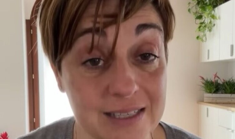 Benedetta Rossi in lacrime contro gli hater: “E’ ora di smetterla, mi avete fatto arrabbiare”