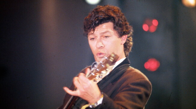 Addio a Robbie Robertson, storico leader di The Band che accompagnò Bob Dylan