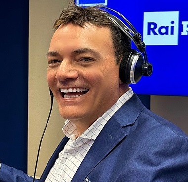 Igor Righetti torna con il suo nuovo e sagace programma “Igorà – Tutti in piazza” 