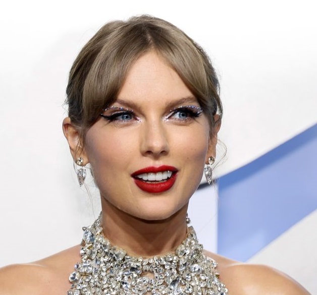 Taylor Swift diventa influencer politica: grazie a lei 23% elettori in più per USA 2024 Taylor Swift diventa influencer politica: grazie a lei 23% elettori in più per USA 2024