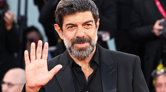 Pierfrancesco Favino confida: “In passato ho avuto un’esperienza omosessuale” Pierfrancesco Favino confida: “In passato ho avuto un’esperienza omosessuale”