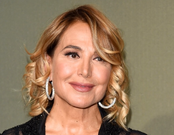Barbara D’Urso presto a teatro con “Taxi a 2 piazze”: nell’annuncio non manca la frecciatine ai vertici Mediaset
