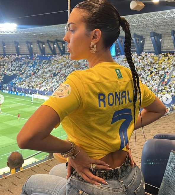 Georgina Rodriguez si defila in tribuna durante la partita di Ronaldo per non urtare la sensibilità degli arabi