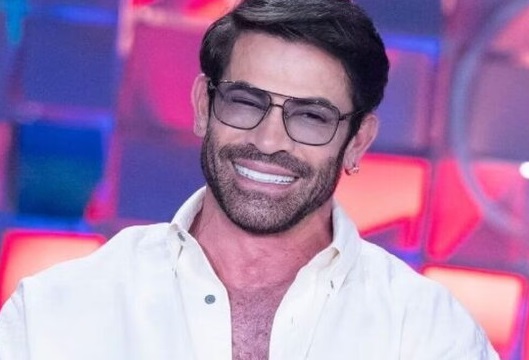 “Uomini e Donne”, Gianni Sperti: “Sono ufficialmente innamorato!”