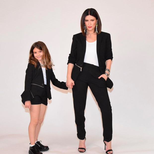 Laura Pausini duetta con la figlia Paola in “Dimora naturale” Laura Pausini duetta con la figlia Paola in “Dimora naturale”