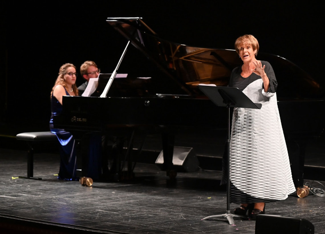 Lella Costa in Giovanna: la pulzella, la fanciulla, l’allodola