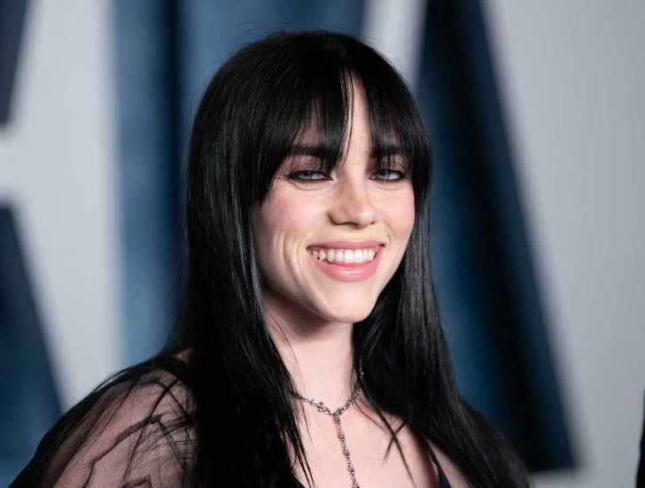 Billie Eilish si schiera contro la sessualizzazione del corpo femminile
