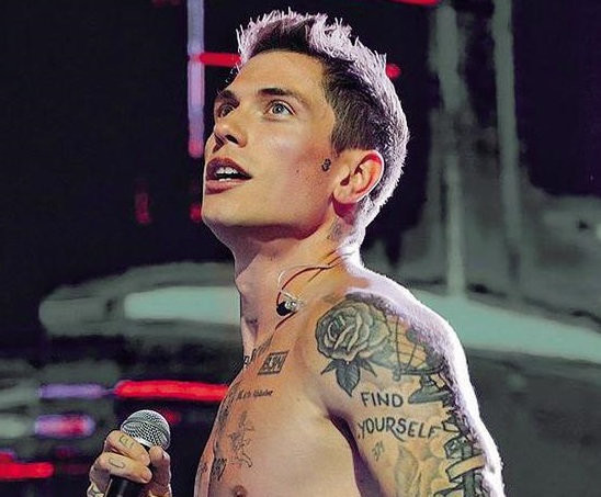 Benji Mascolo si è sposato in gran segreto con la fidanzata Greta Cuoghi Benji Mascolo si è sposato in gran segreto con la fidanzata Greta Cuoghi