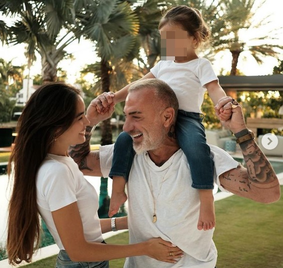 Gianluca Vacchi battezza la figlia Blu Jerusalema, le foto della cerimonia intima