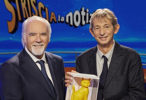 Antonio Ricci ha ricevuto il Telegatto da “TV Sorrisi e canzoni” Antonio Ricci ha ricevuto il Telegatto da “TV Sorrisi e canzoni”