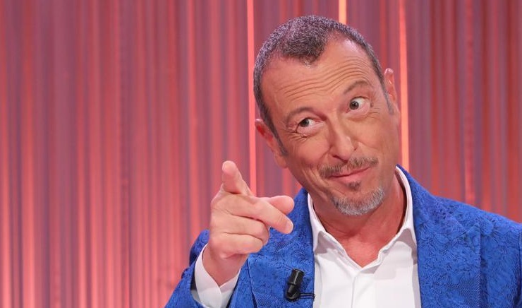 Sanremo 2024, Amadeus svela gli artisti sul palco di Piazza Colombo: chi sono