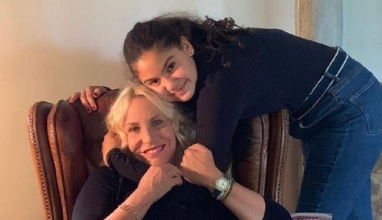 I consigli di Antonella Clerici alla figlia adolescente sui rapporti intimi