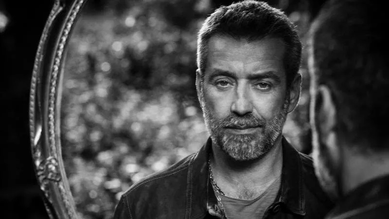 Daniele Silvestri celebra trionfalmente 30 anni di carriera con ‘Il Cantastorie Recidivo’: 30 emozionanti concerti all’Auditorium Parco della Musica di Roma