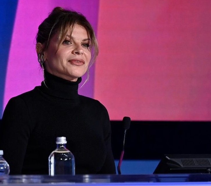 Alessandra Amoroso legge gli insulti degli haters in sala stampa a Sanremo