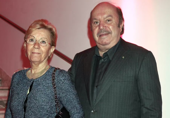 Lino Banfi ad un anno dalla scomparsa della moglie: «Ti sento sempre vicina, mi tieni la mano» Lino Banfi ad un anno dalla scomparsa della moglie: «Ti sento sempre vicina, mi tieni la mano»