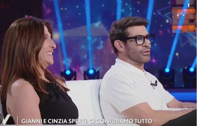 Gianni Sperti a Verissimo: “Ho dovuto denunciarlo, avevamo tanta paura”