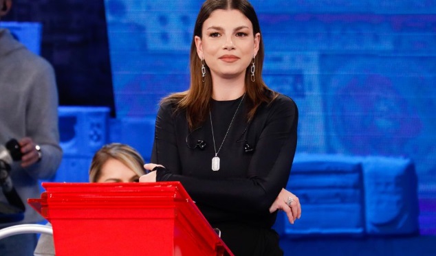 Emma ad Amici: “Mi aspetto un’apertura mentale maggiore dalle nuove generazioni!” Emma ad Amici: “Mi aspetto un’apertura mentale maggiore dalle nuove generazioni!”