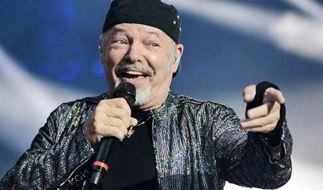 Una canzone per le donne: Vasco Rossi scrive “Libera e se mi va” e la regala a Denise Faro