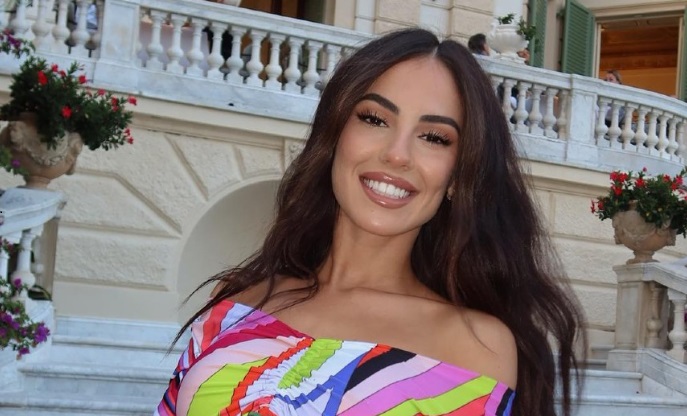 Giulia De Lellis ospite alla Bocconi: ”Da 1200 euro al mese come commessa ora guadagno mezzo milione con la mia azienda”