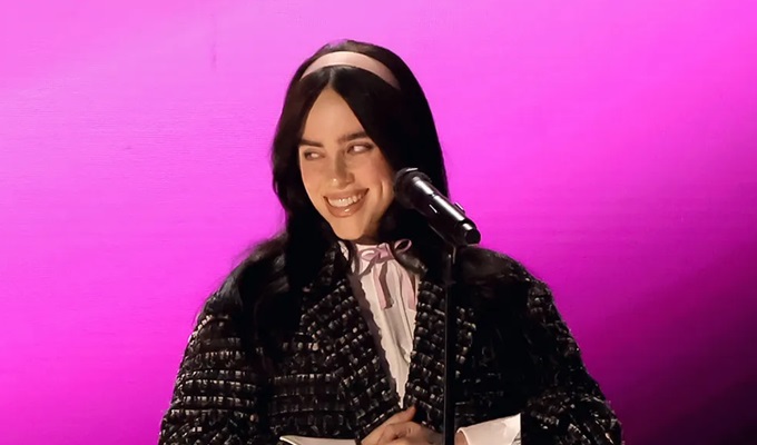 Billie Eilish è la più giovane artista ad aver vinto due Oscar