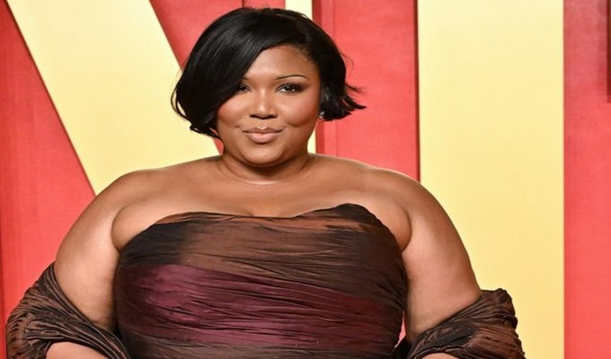 “Lizzo annuncia una pausa dalla musica: ‘Stanca delle critiche sul mio aspetto, decido di prendermi una pausa'”
