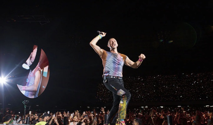 I Coldplay pazzi di Napoli: il loro omaggio alla città sui social I Coldplay pazzi di Napoli: il loro omaggio alla città sui social
