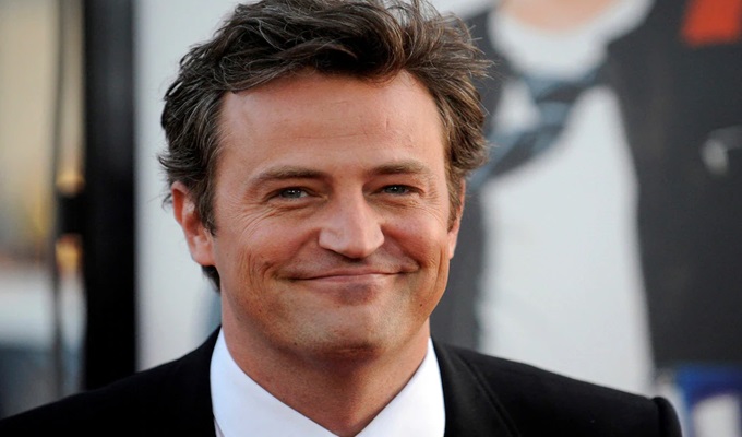 Matthew Perry, la Polizia di Los Angeles e la Dea indagheranno sulla sua morte